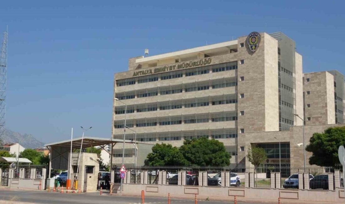 Antalya Büyükşehir Belediyesi’ne yönelik rüşvet ve yolsuzluk soruşturması kapsamında önceki
