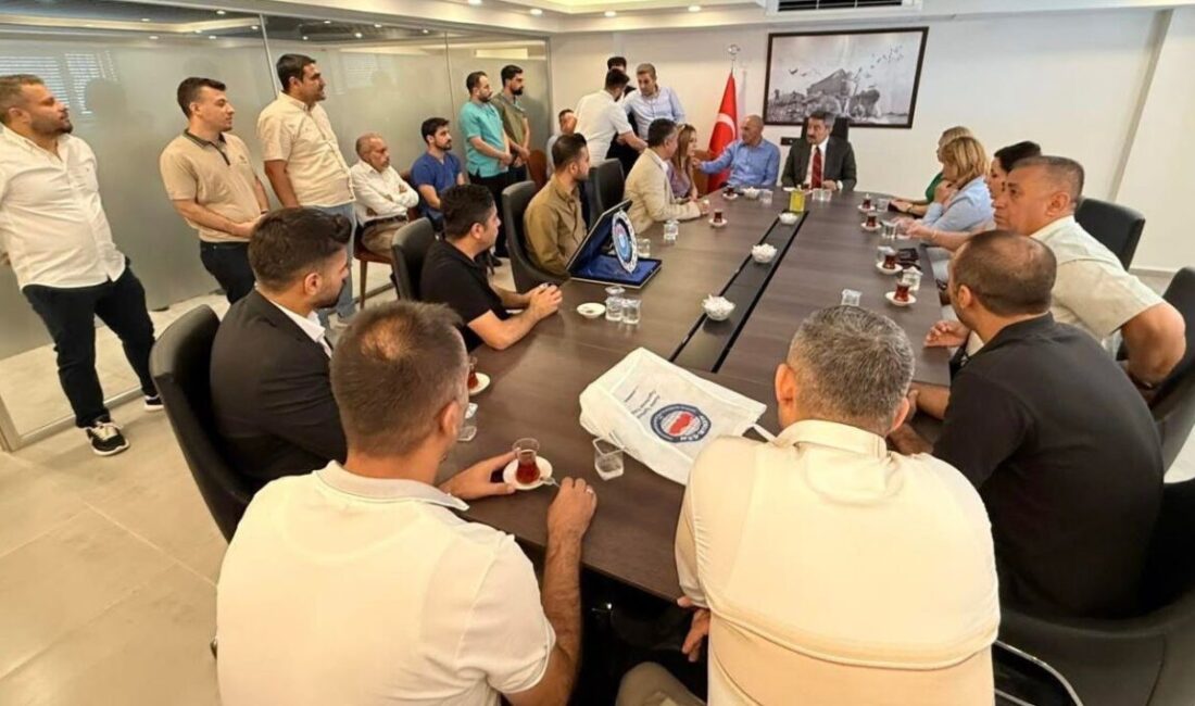 Sağlık-Sen Şırnak Şube Başkanı Sabgatullah Anmal ve sendika yöneticileri, AK