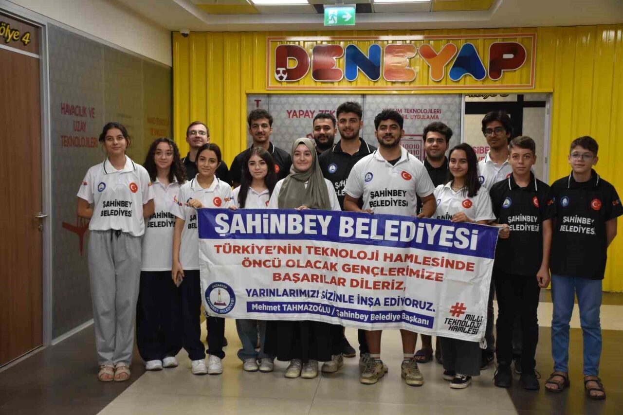 Gaziantep’te Şahinbey Belediyesi’nin desteklediği 12 takım, TEKNOFEST 2025 finallerine katılmaya