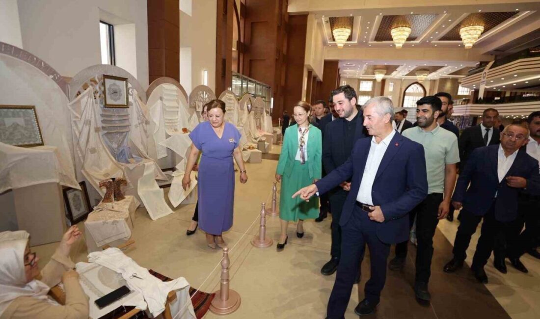 Şahinbey Belediyesi bağlı sosyal tesislerde düzenlenen yaz okullarında eğitim gören