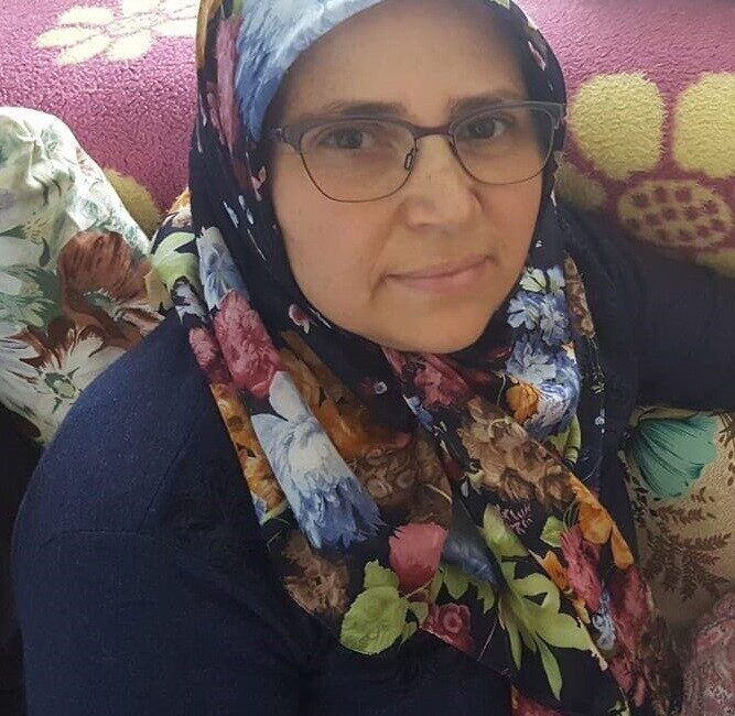 İzmir’in Menderes ilçesinde yürüyüş yapan 55 yaşındaki kadın, sahipsiz köpeklerin