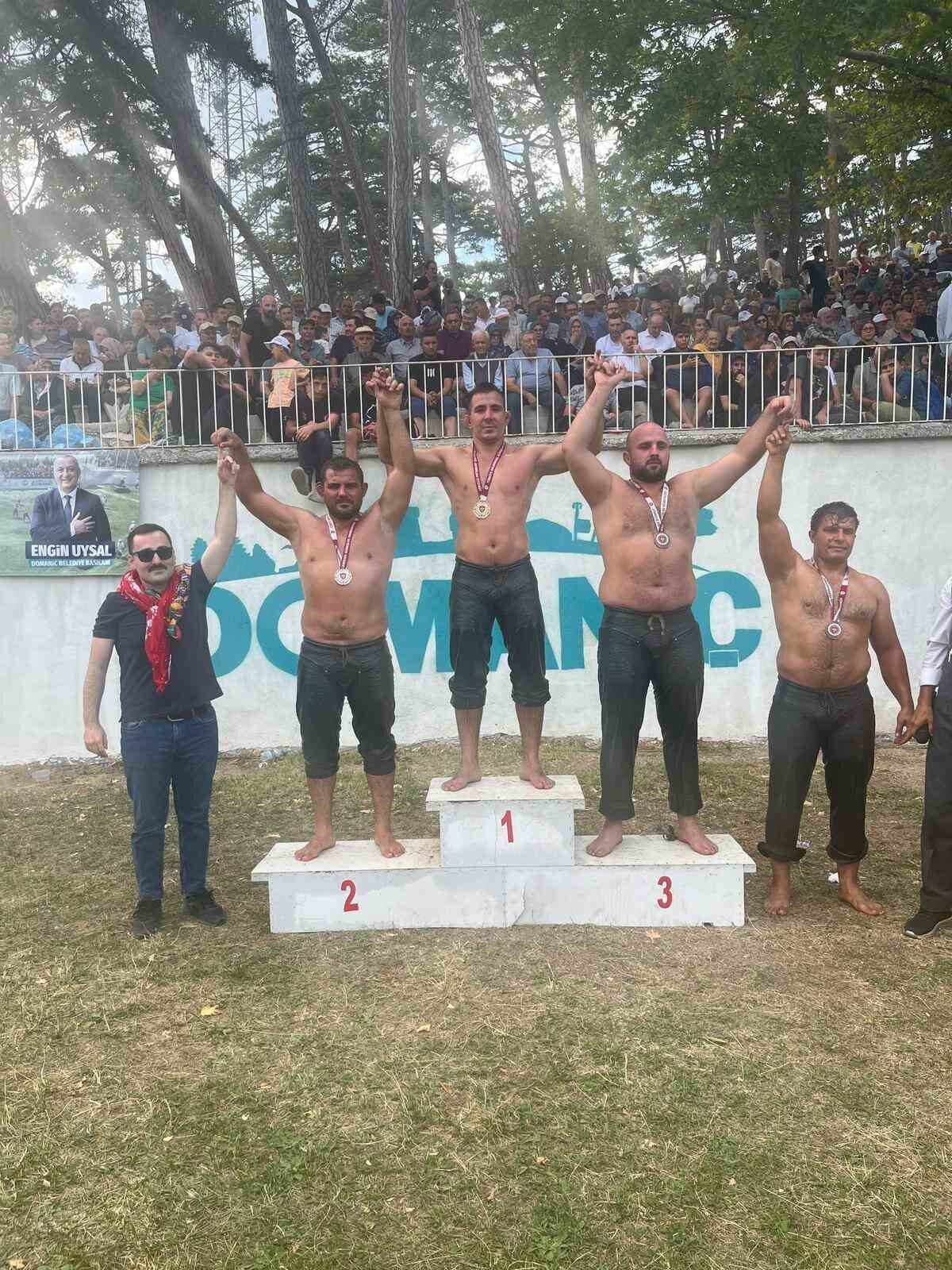 Sakarya Büyükşehir Belediyesi güreş sporcusu Yusuf Erdoğan, Kütahya’da düzenlenen 664.