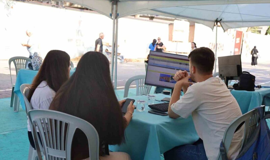 Sakarya Büyükşehir Belediyesi’nin YKS tercih döneminde üniversite hayali kuran gençlere