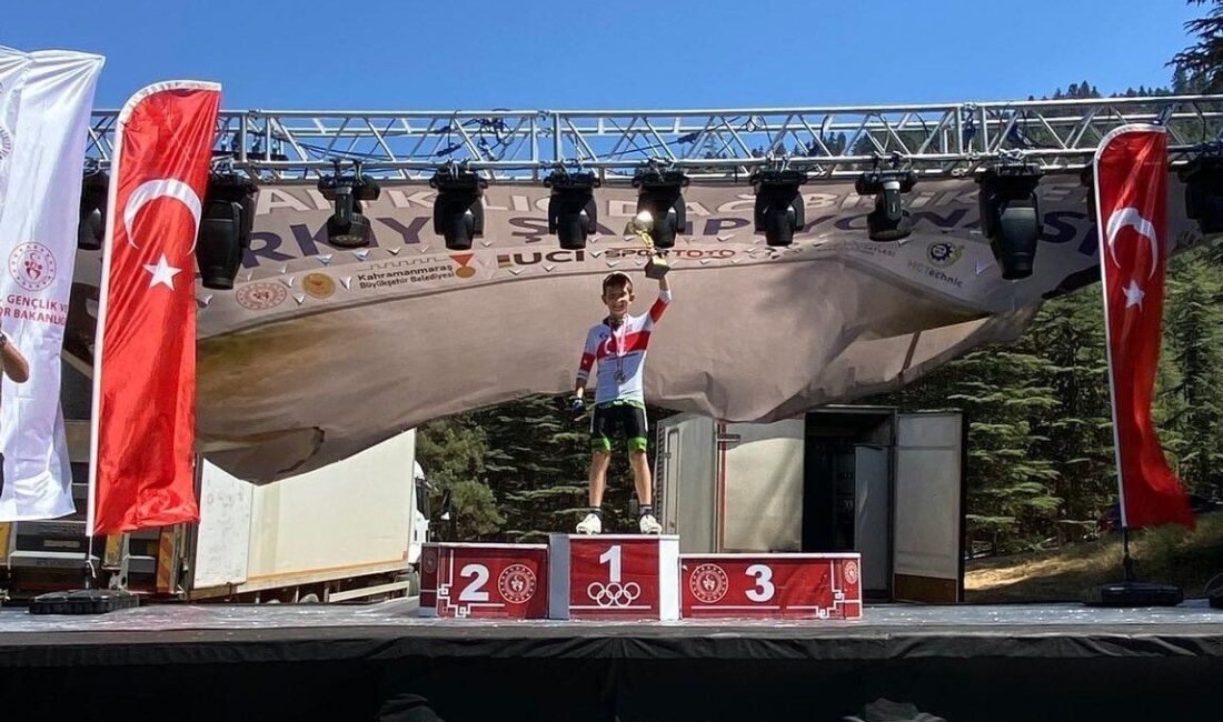 Sakarya Büyükşehir Belediyesi’nin bisiklet ve güreş takımının sporcuları katıldıkları ulusal