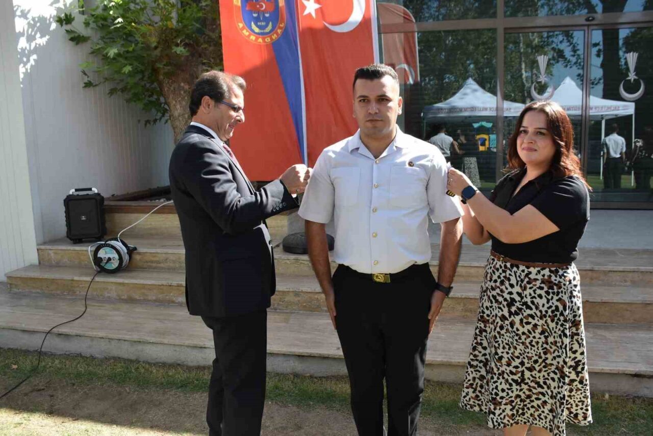 Manisa’nın Salihli İlçe Jandarma Komutanlığı’nda düzenlenen törende, bir üst rütbeye