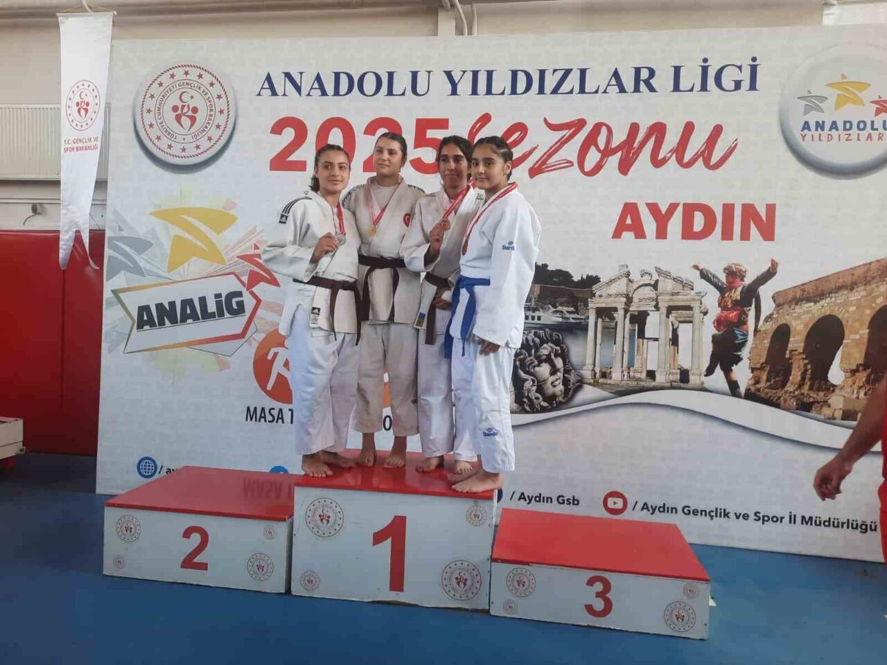 Manisa’nın Salihli Değerli Zamanlar Spor Kulübü judocusu Zeynep Sağır, Aydın’da