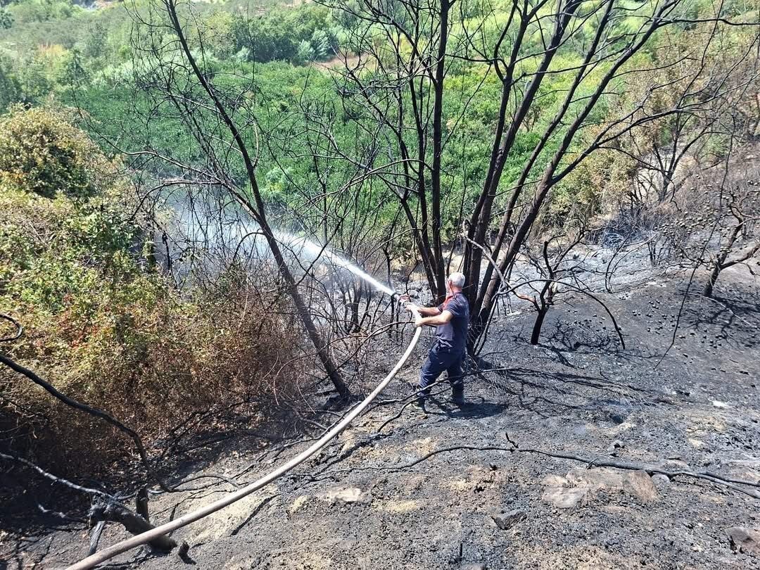 Hatay’ın Samandağ ilçesinde çıkan bahçe yangını ekipler tarafından büyümeden söndürüldü.