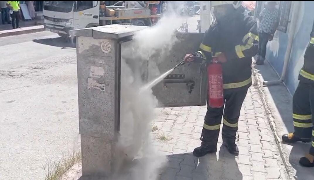 Hatay’ın Samandağ ilçesinde meydana gelen trafo yangını tedirginliğe neden oldu.