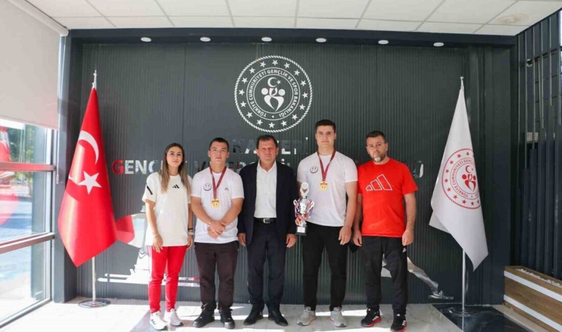Türkiye Halter Şampiyonası’ndan 2 altın madalya ile dönen sporcular ve