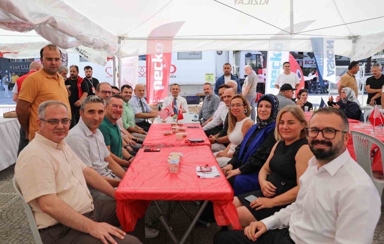 Samsun İl Sağlık Müdürlüğü bünyesindeki sağlık yöneticileri, Türk Kızılay Orta