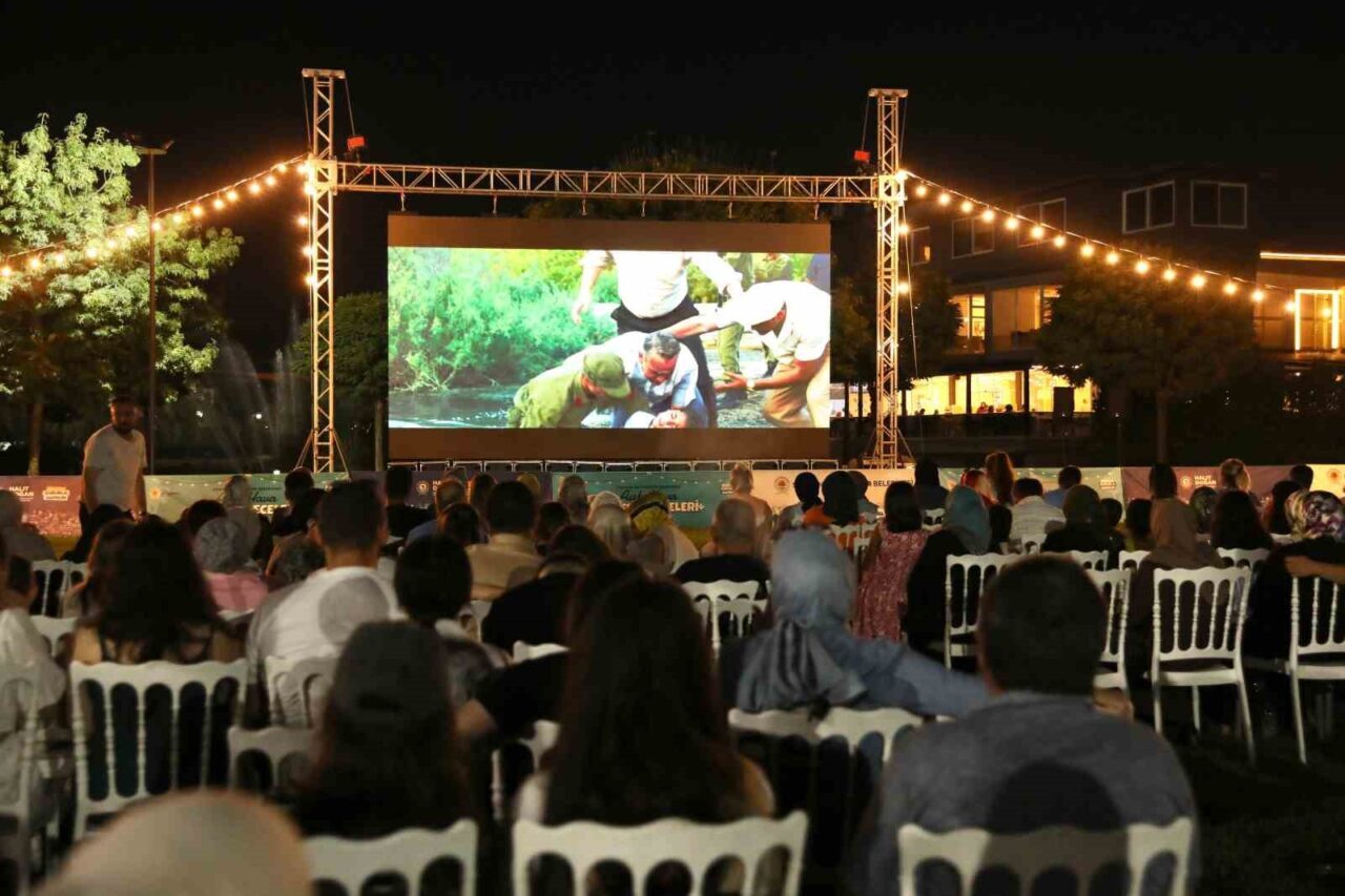 Samsun Büyükşehir Belediyesi tarafından vatandaşların yaz akşamlarını kültürel ve sanatsal