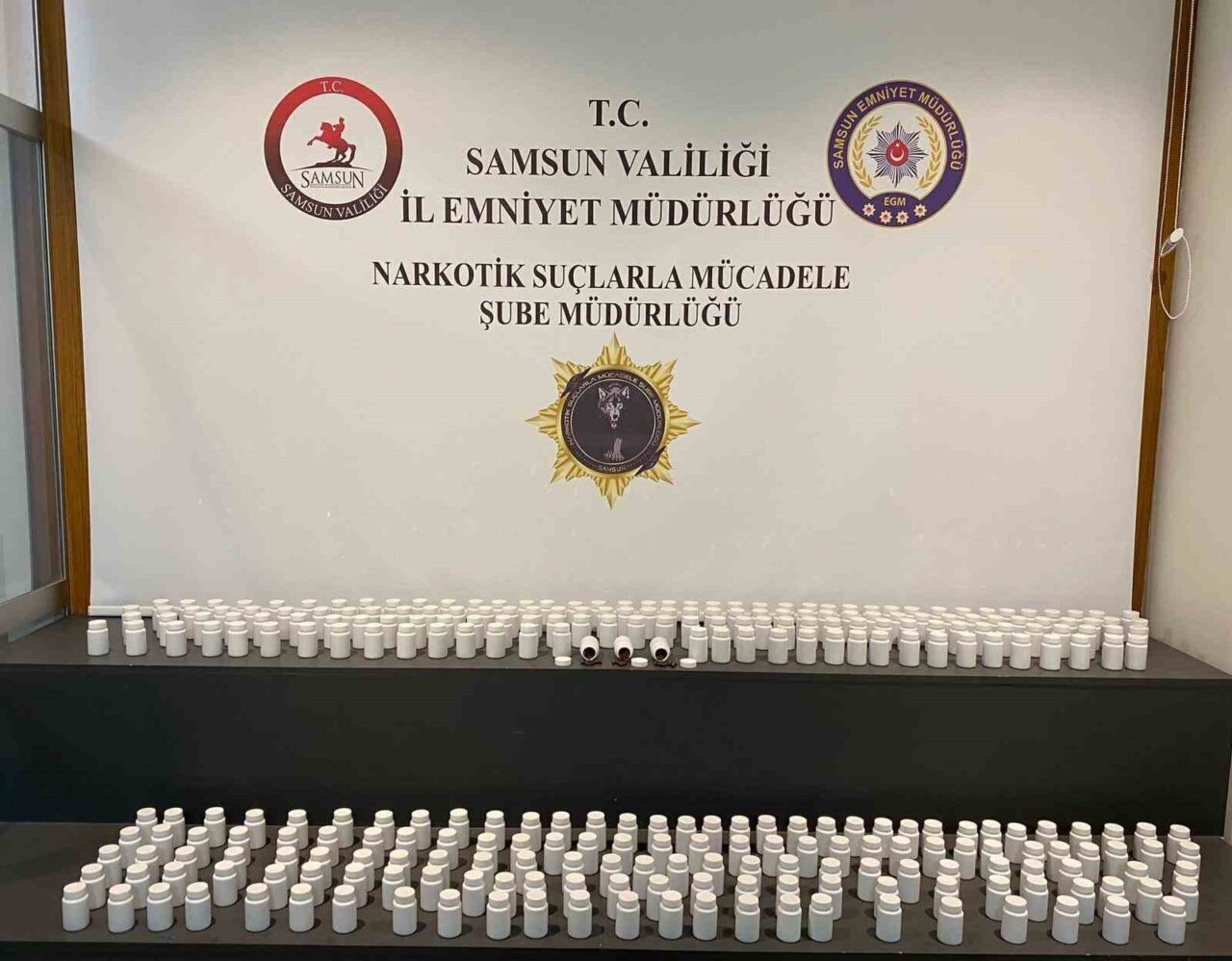Samsun’da polis tarafından şüphe üzerine bir araçta yapılan aramada, 16