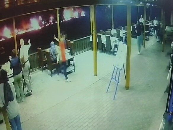 Samsun’da seyir halindeyken yanarak 5 kilometre gidip geçtiği yolu savaş