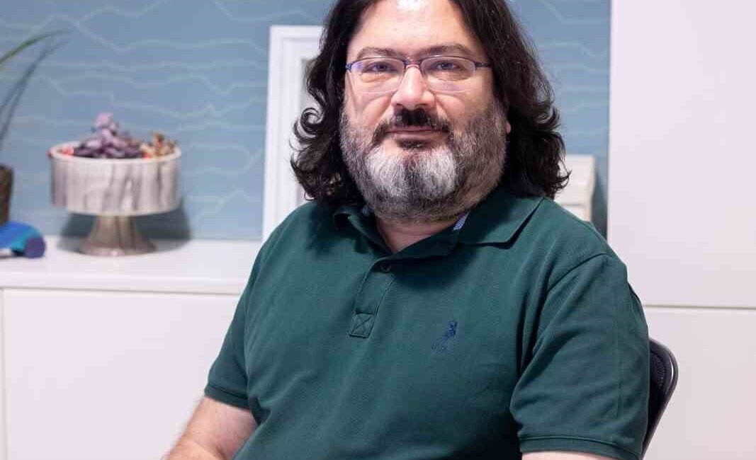 Sanal kumar bağımlılığı, teknolojinin gelişmesiyle birlikte giderek artan bir halk