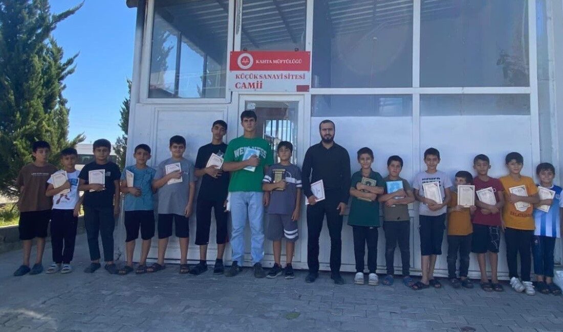Adıyaman’ın Kahta İlçe Müftülüğüne bağlı Küçük Sanayi Camii’nde başlatılan “Esnaf