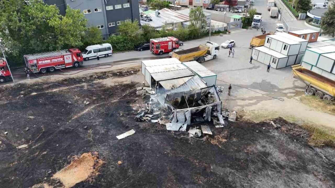 İstanbul Sancaktepe’de otluk alanda çıkan yangın, inşaat sahasına sıçradı. Sancaktepe’de