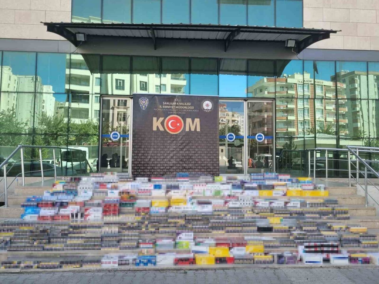 Şanlıurfa’da gerçekleştirilen operasyonda 55 bin 180 paket gümrük kaçağı sigara
