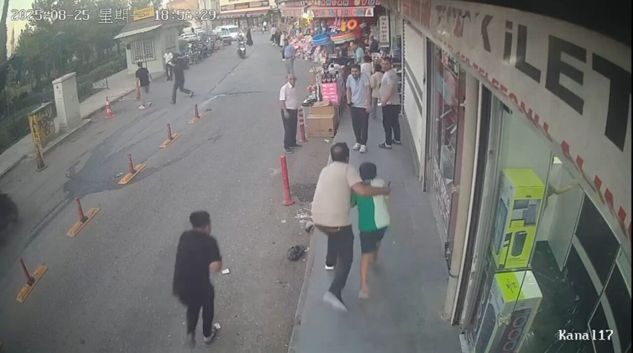 Şanlıurfa’da alacak-verecek meselesi nedeniyle bir otele düzenlenen silahlı saldırı anları