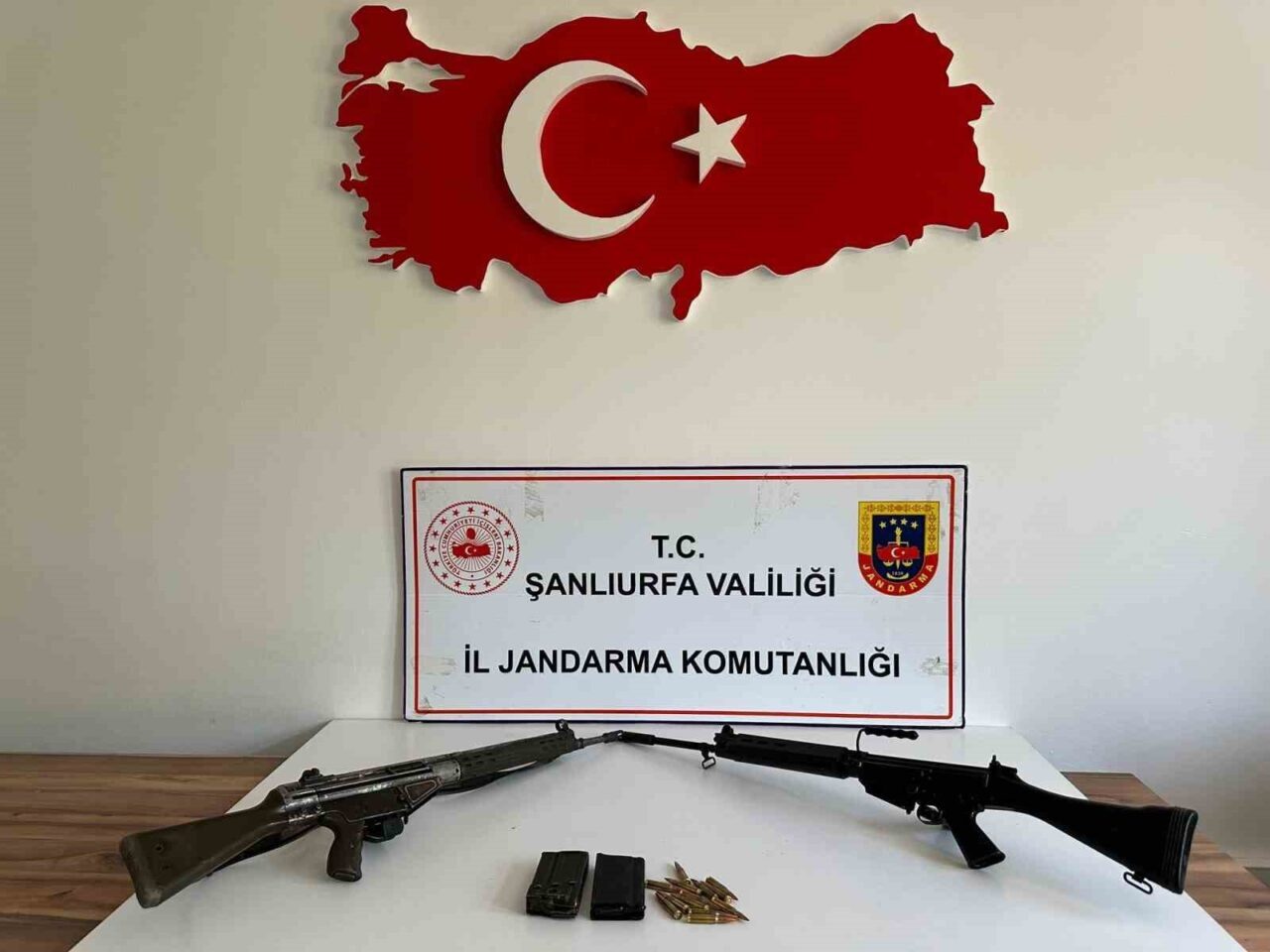 Şanlıurfa’da jandarma ekipleri tarafından gerçekleştirilen silah kaçakçılığı operasyonunda 7 kişi