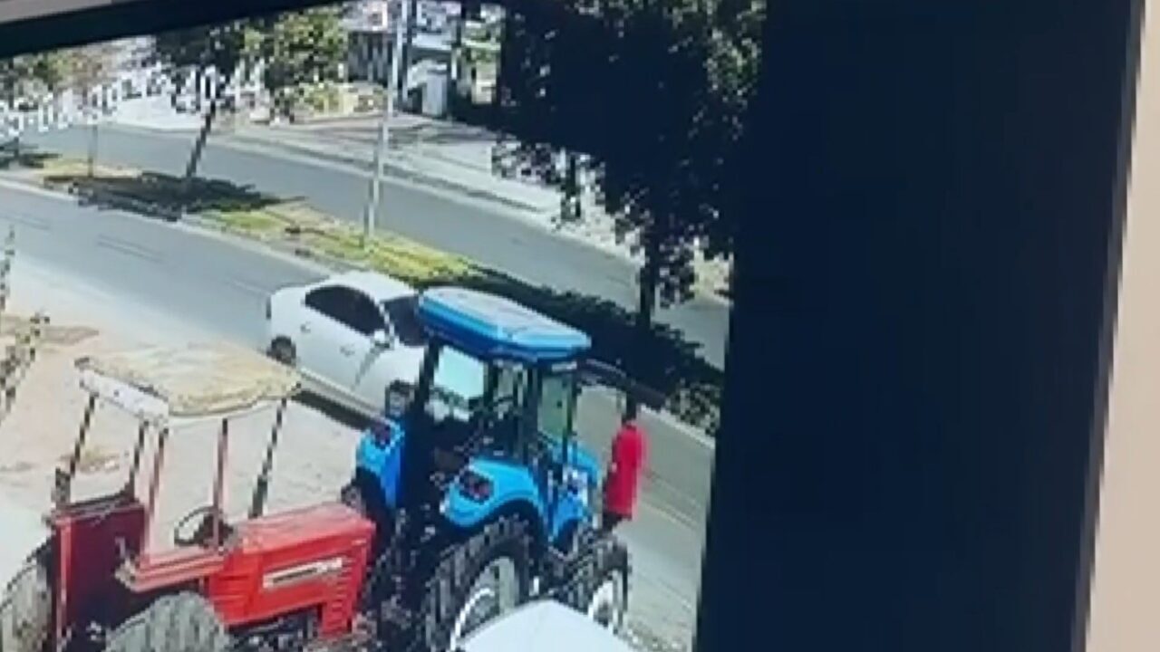 Şanlıurfa’nın Viranşehir ilçesinde 28 yaşındaki gencin silahlı saldırıya uğradığı anlar