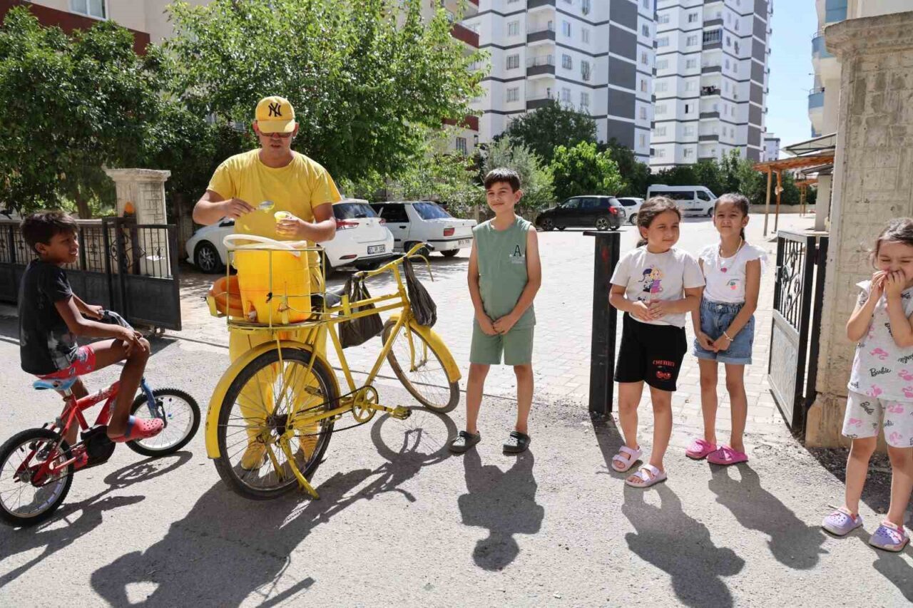 Adana’nın Kozan ilçesinde yaşayan Mehmet İldeniz, 46 derece sıcakta sarı