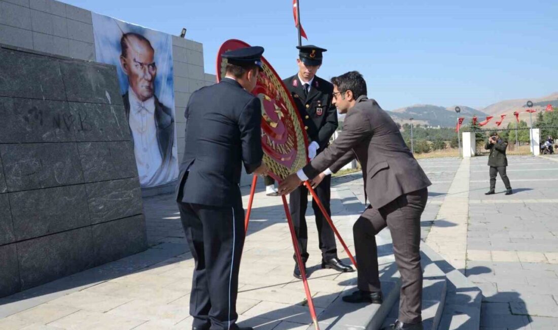 Kars’ın Sarıkamış ilçesinde 30 Ağustos Zafer Bayramı düzenlenen törenle kutlandı.