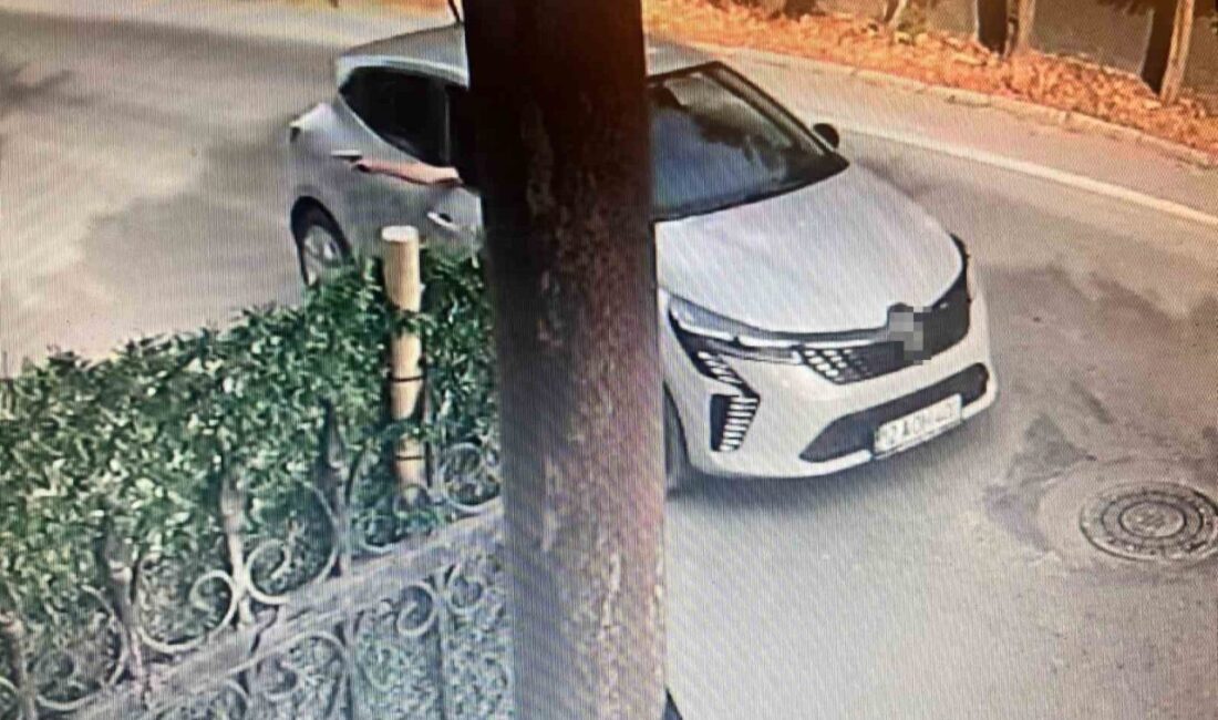 İstanbul Sarıyer’de kimliği belirsiz şüpheliler, otomobil ile geldikleri evin önüne