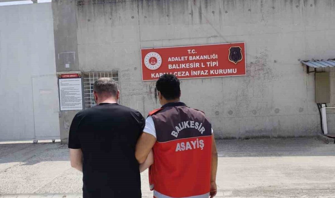 Balıkesir’in Savaştepe ilçesinde polis ekipleri ’Yol kesme ve silahlı yağma’