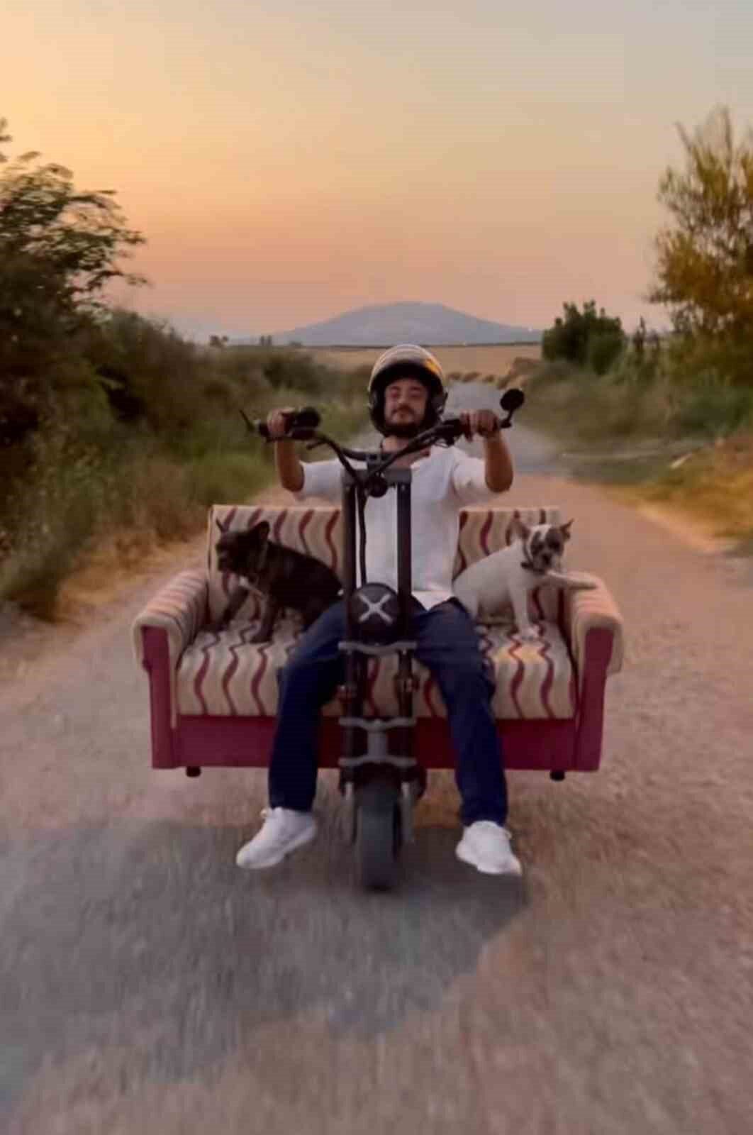 Muğla’da yaşayan bir vatandaş, elektrikli Scooterin üzerine koltuk monte edip,