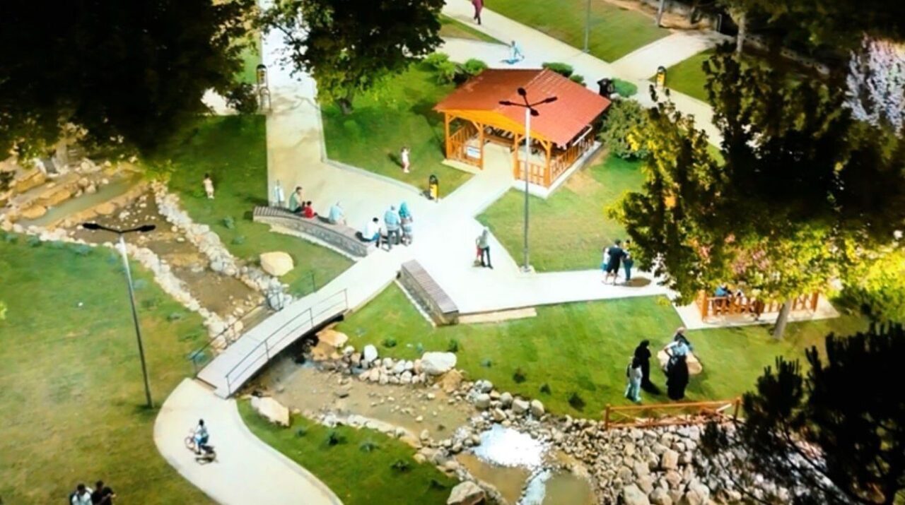 Karabük Belediyesi, Beşbinevler Mahallesi’nde bulunan Ormancılar Parkı’nı yenileyerek şehit Enes