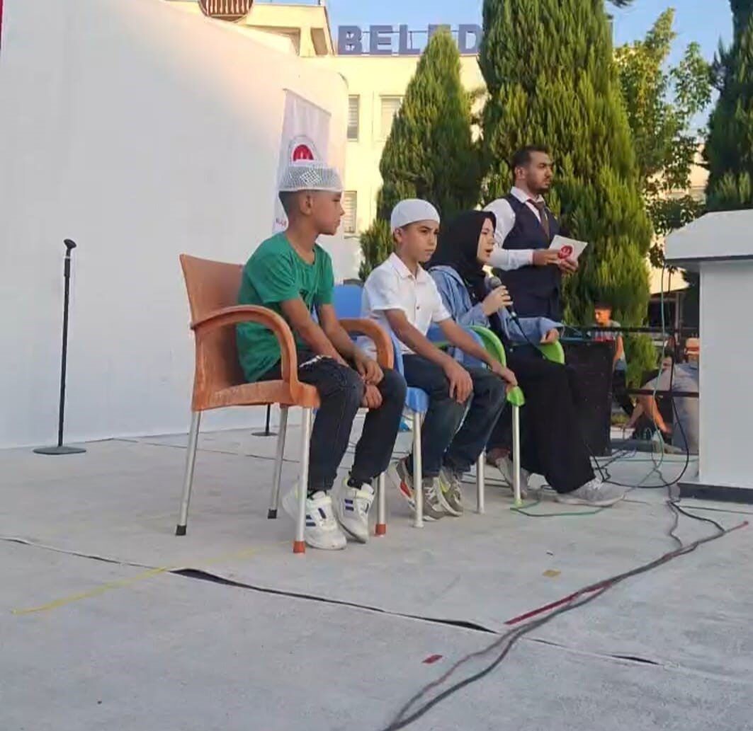 Manisa’nın Selendi ilçesinde yaz Kur’an kurslarının kapanış programı coşkuyla gerçekleştirildi.