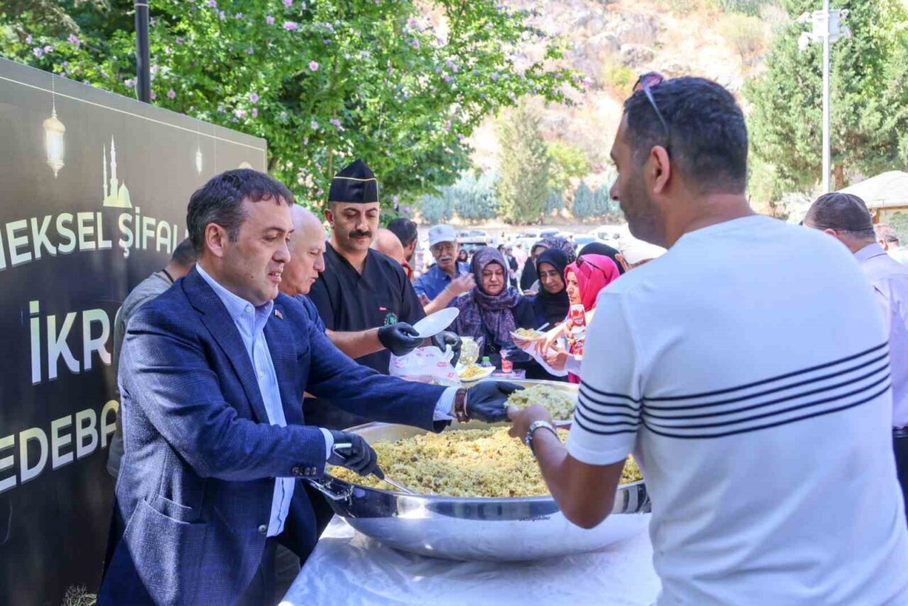 Bilecik Valisi Faik Oktay Sözer, Şeyh Edebali Külliyesi’nde düzenlenen etkinlikte