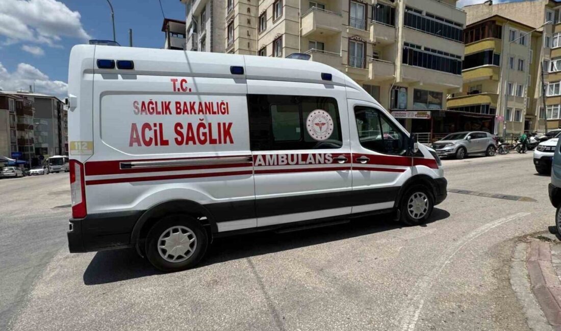 Bilecik’te seyir halindeki motosiklet devrilirken, sürücüsü yaralandı. Alınan bilgilere göre;