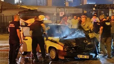 Bursa’nın İnegöl ilçesinde seyir halindeki otomobil alev alev yandı. Edinilen