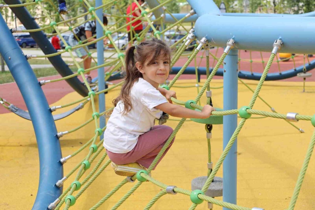 Başiskele’de 120 dönüm alana kurulan Seymen Millet Bahçesi, sunduğu sosyal