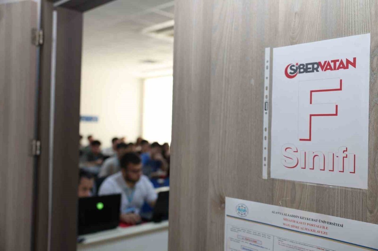 Siber Vatan’a sahip çıkacak donanımlı genç neslin yetişmesi amacıyla Sanayi