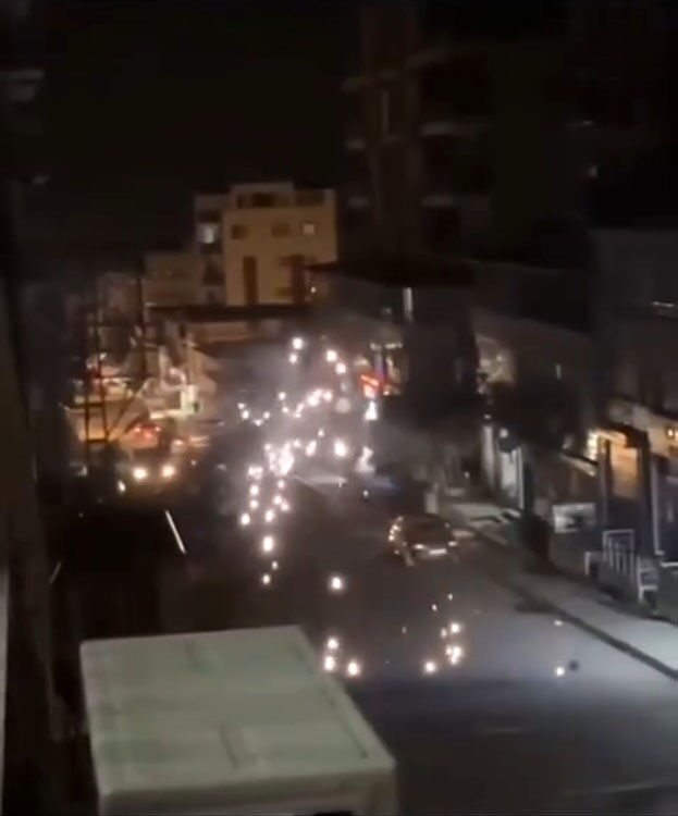 Hatay’da sıcak havanın etkisiyle genleşen tellerde patlama yaşandı. Havai fişek