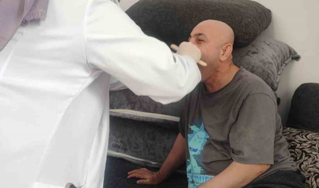 Siirt’te Belediyesi ve sağlık kurumları iş birliğiyle yaşlı vatandaşlara evde