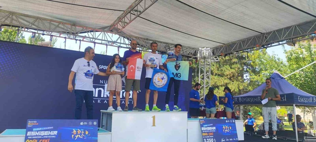 Eskişehir’de bu yıl 6. kez düzenlenen Uluslararası Eskişehir Yarı Maratonu’nda
