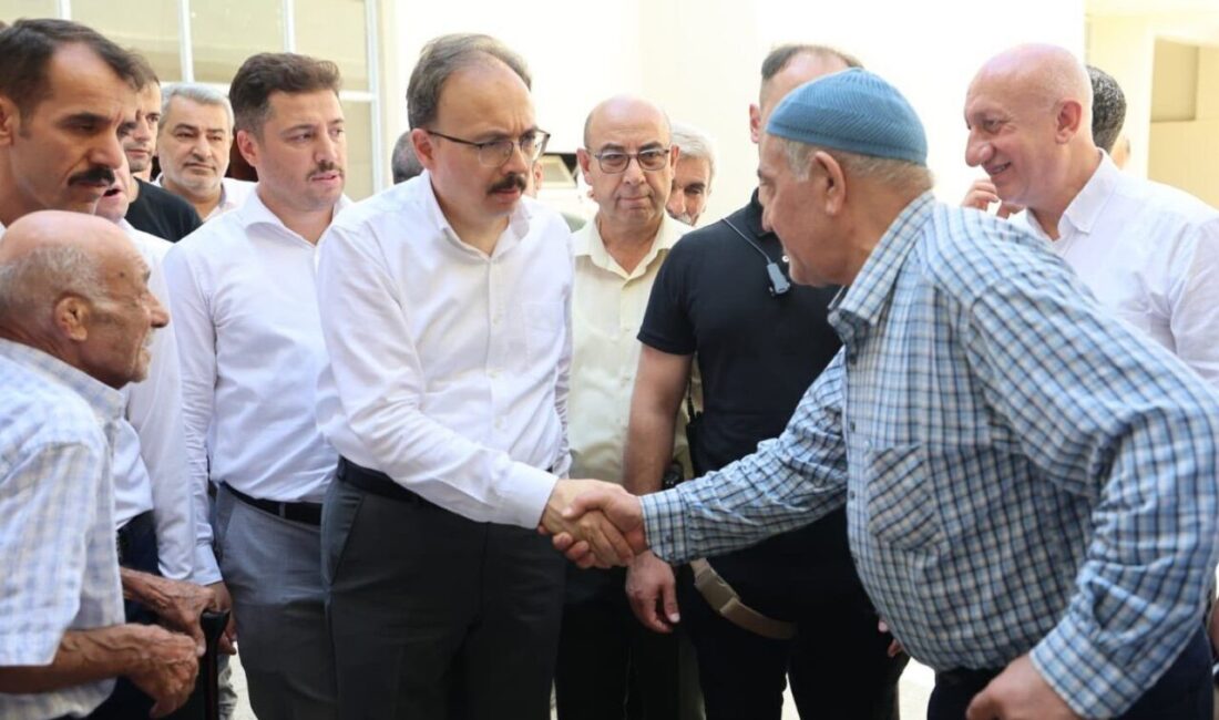 Siirt Valisi ve Belediye Başkan Vekili Dr. Kemal Kızılkaya, mahalle