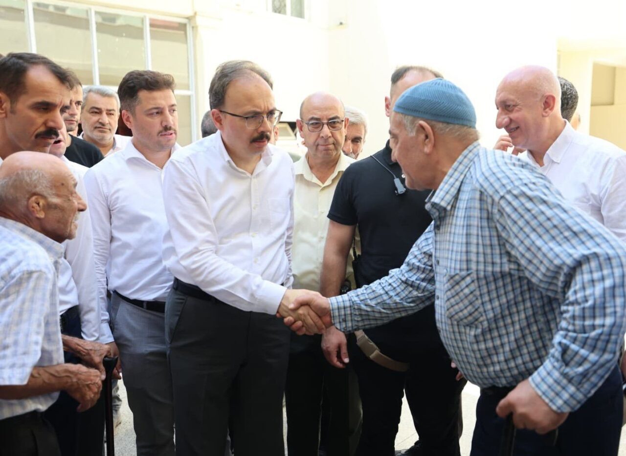 Siirt Valisi ve Belediye Başkan Vekili Dr. Kemal Kızılkaya, mahalle