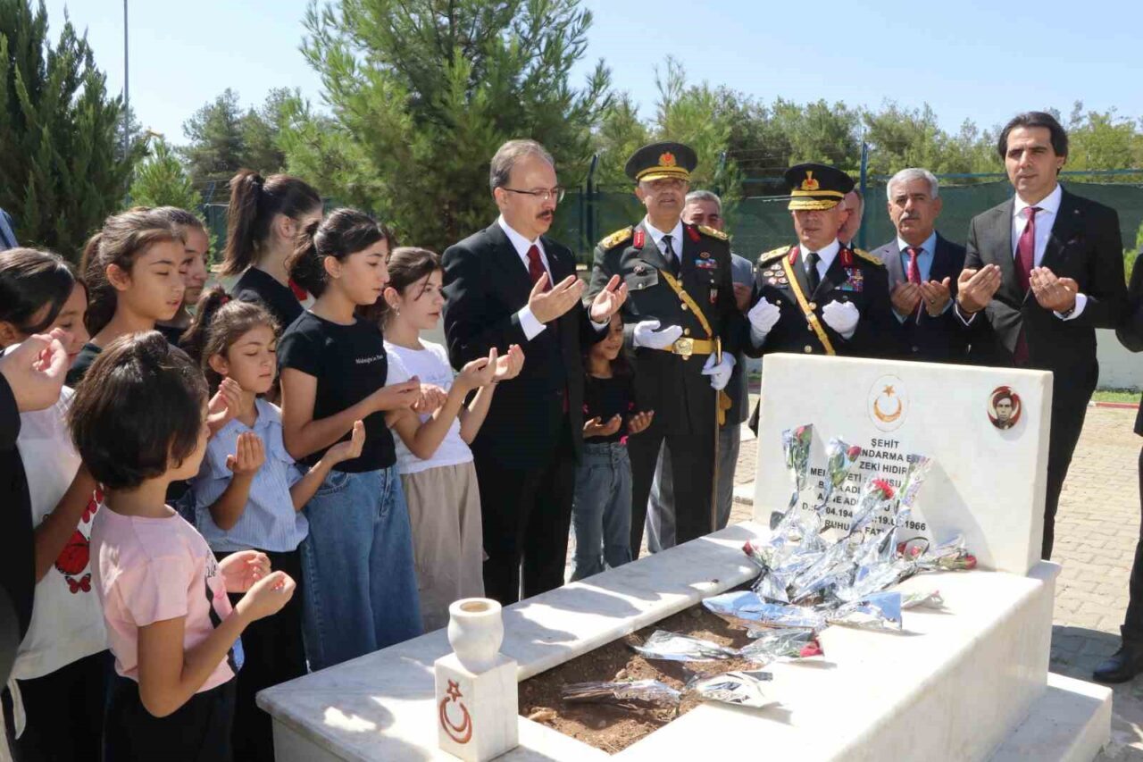 Siirt’te 30 Ağustos Zafer Bayramı, çelenk sunma, şehitlik ziyareti ve