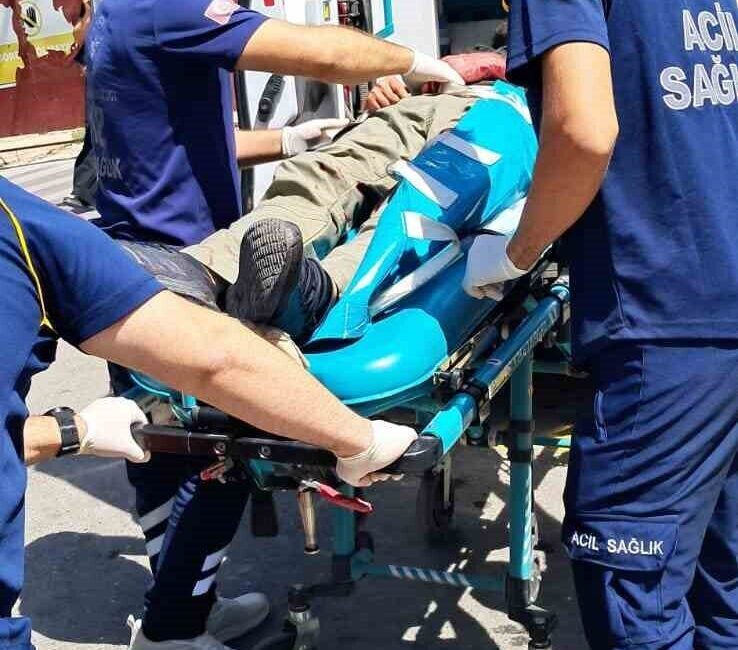 Siirt’te iki grup arasında çıkan tartışma, bıçaklı kavgaya dönüştü. Olayda