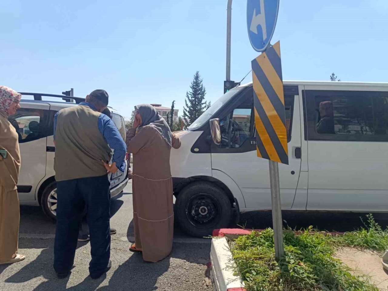 Siirt’te meydana gelen zincirleme trafik kazasında araçlarda maddi hasar oluştu.