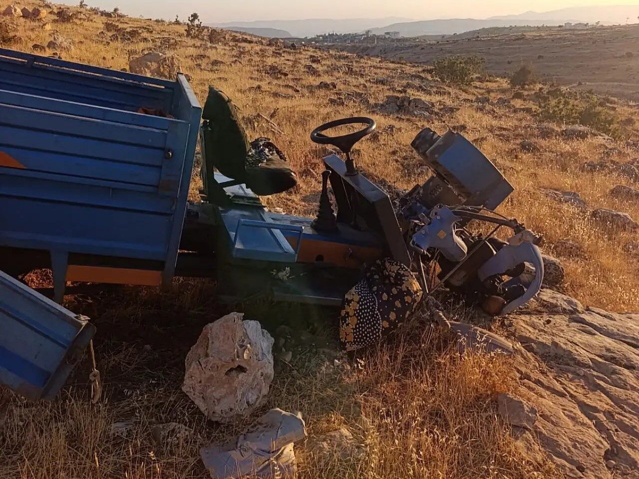 Siirt’in Tillo ilçesine bağlı Taşbalta köyü yolunda tarım aracı olarak