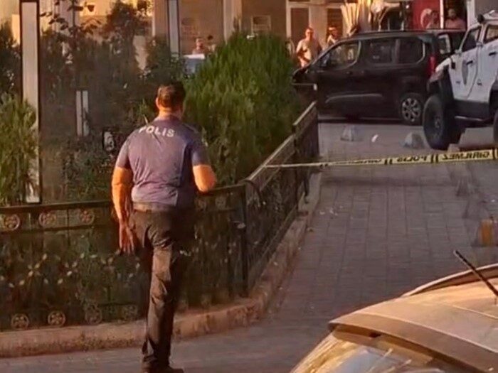 Siirt’in işlek noktalarından biri olan Bankalar Caddesi üzerinde bırakılan şüpheli