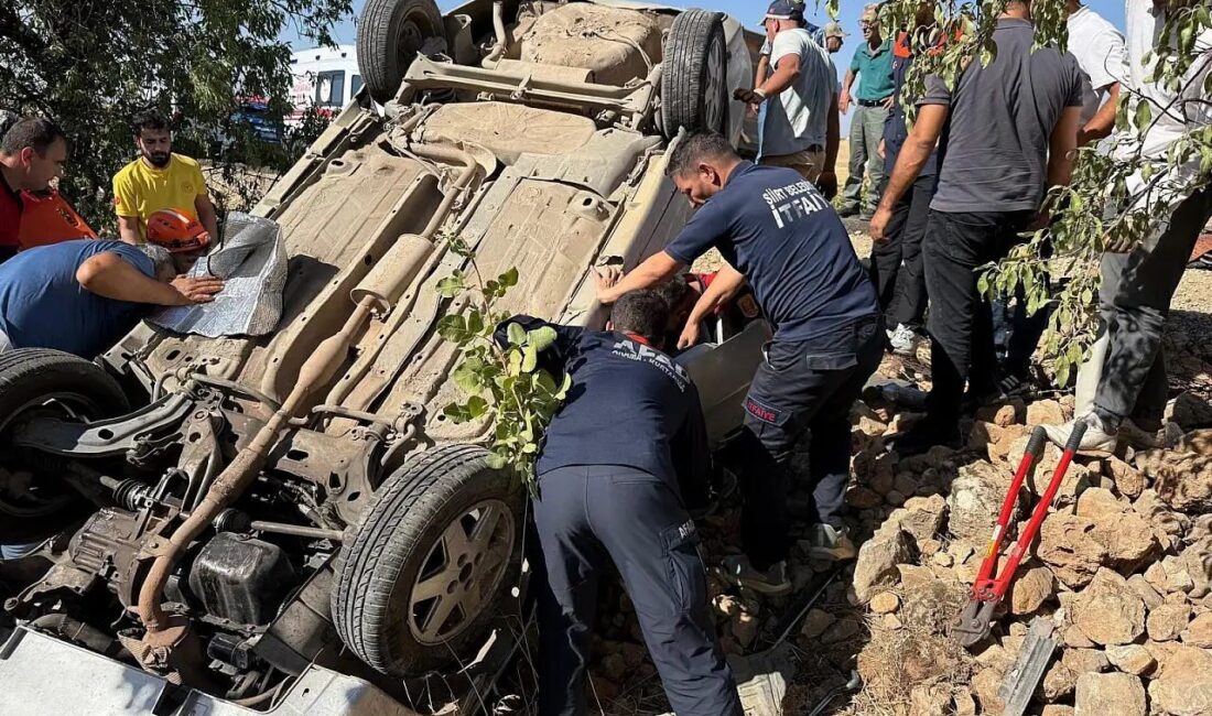 Siirt’in Gökçebağ yolunda sürücüsünün direksiyon hakimiyetini kaybettiği otomobil takla attı.