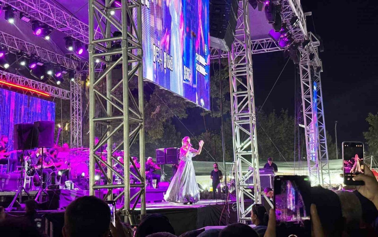 Kütahya’nın Simav ilçesinde bu yıl 92’incisi düzenlenen Turizm ve Ticaret