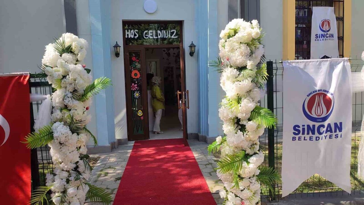 Sincan Belediyesi yapımı tamamlanan Andiçen Anne Çocuk Oyun Evi’nin açılışını