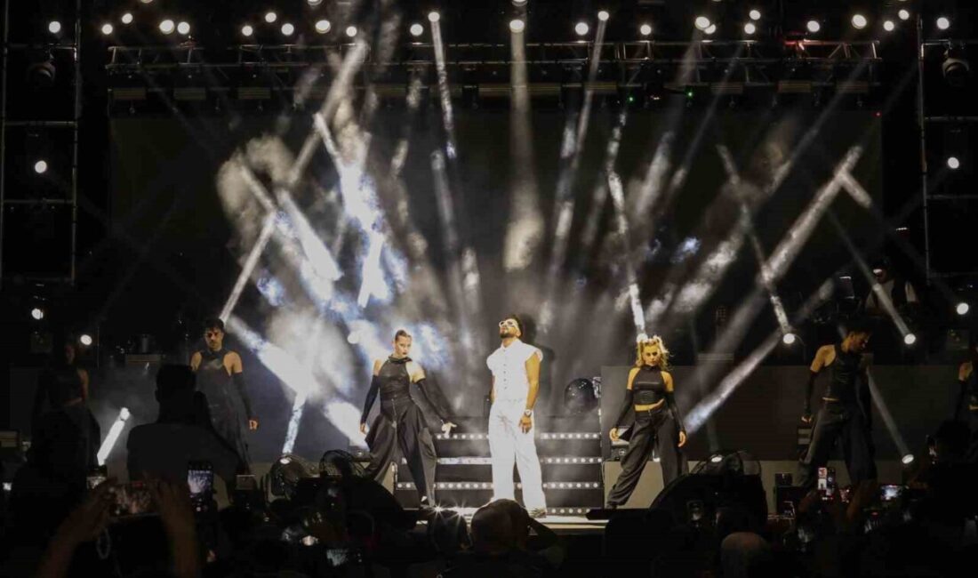 Sincan Belediyesi tarafından düzenlenen ‘Yaz Festivali’ Sefo konseriyle kapılarını açtı.
